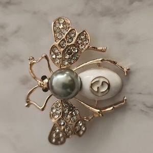 Bee brooch cute and simple new fashion jewelry